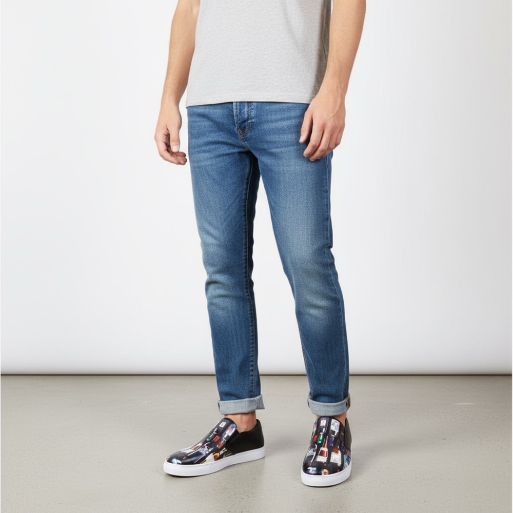 New Robert Graham limestone bottle graphic leather Slip-On Sneakers